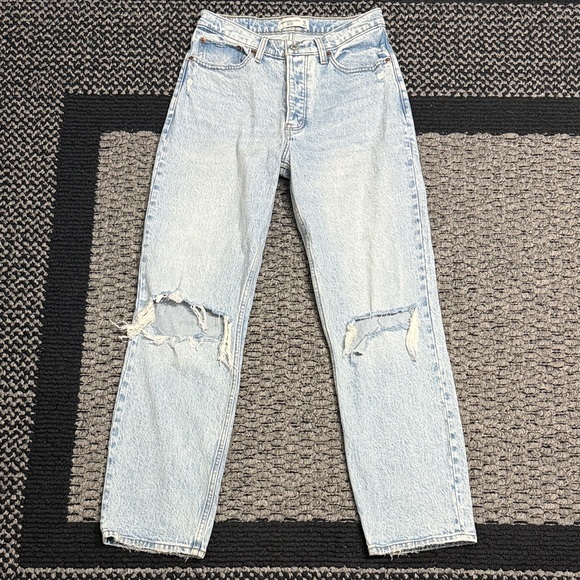 Abercrombie & Fitch Denim - Abercrombie & Fitch The Dad Jeans Women’s 25 Distressed Light Wash Straight